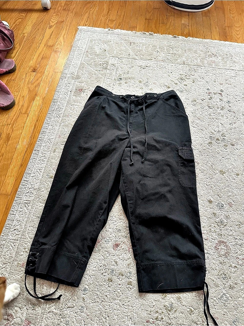 Dressbarn Woman Black Cargo Capris